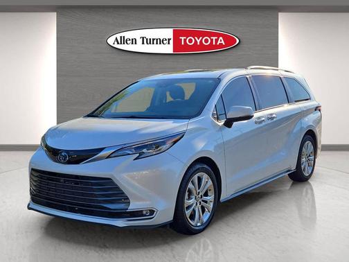 2022 Toyota Sienna Platinum 7 Passenger
