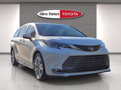 2022 Toyota Sienna Platinum 7 Passenger