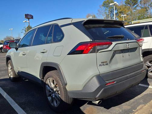 2021 Toyota RAV4 XLE Premium