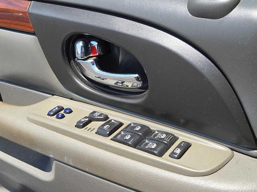 Carbon Metallic 2004 GMC Envoy SLT