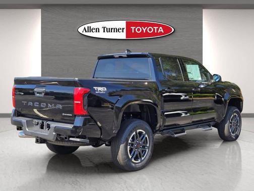 2025 Toyota Tacoma Hybrid TRD Sport