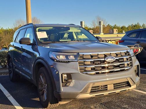 2025 Ford Explorer Active