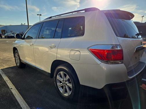 2013 Toyota Highlander SE