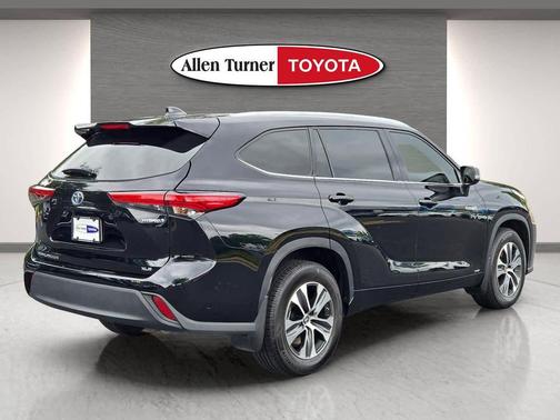 2021 Toyota Highlander Hybrid XLE