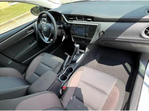 Classic Silver Metallic 2018 Toyota Corolla LE