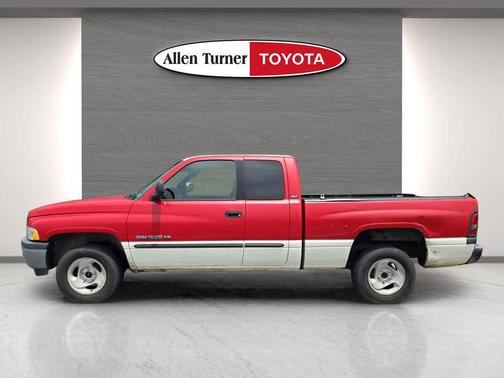 RED 2001 Dodge Ram 1500 Quad Cab