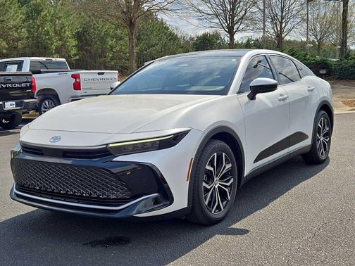 Oxygen White 2024 Toyota Crown Limited