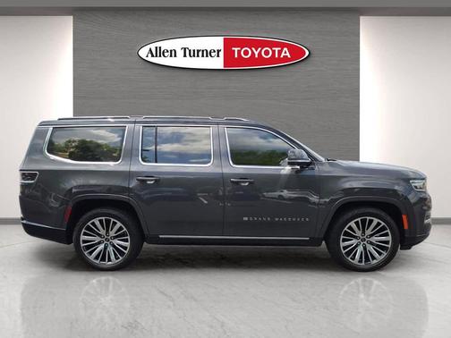 Baltic Gray Metallic Clearcoat 2022 Jeep Grand Wagoneer Series III 4x4