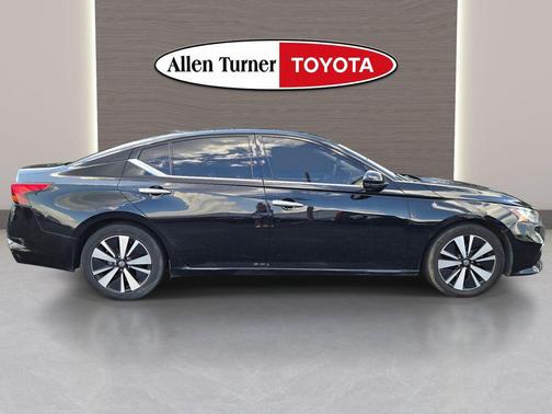 Super Black Clearcoat 2019 Nissan Altima 2.5 SL