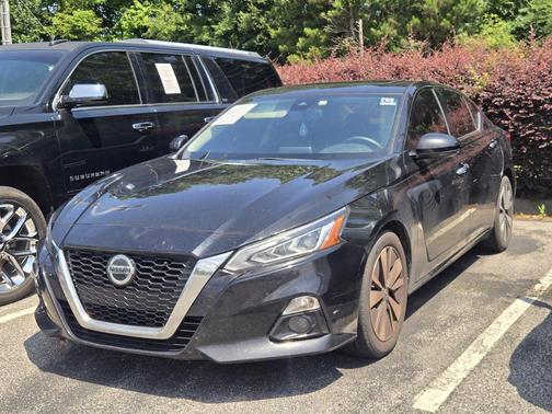 Super Black Clearcoat 2019 Nissan Altima 2.5 SL