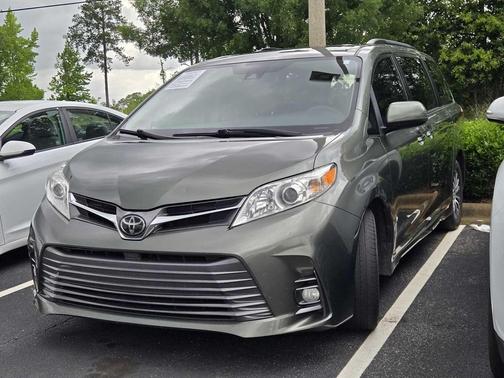 Alumina Jade Metallic 2018 Toyota Sienna XLE