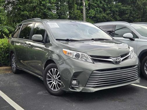 Alumina Jade Metallic 2018 Toyota Sienna XLE