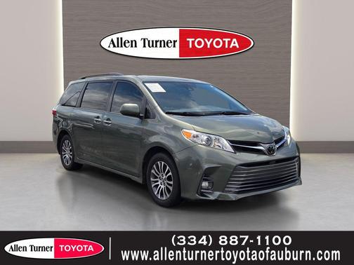 Jade Metallic 2018 Toyota Sienna XLE
