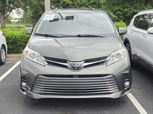 Alumina Jade Metallic 2018 Toyota Sienna XLE
