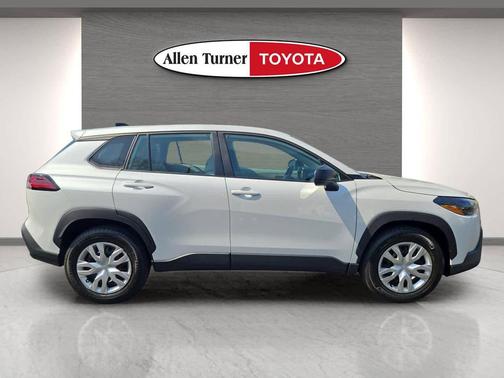 Wind Chill Pearl 2026 Toyota Corolla Cross L