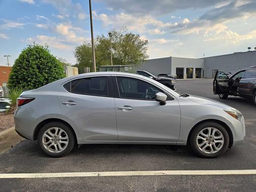 2017 Toyota Yaris iA Base