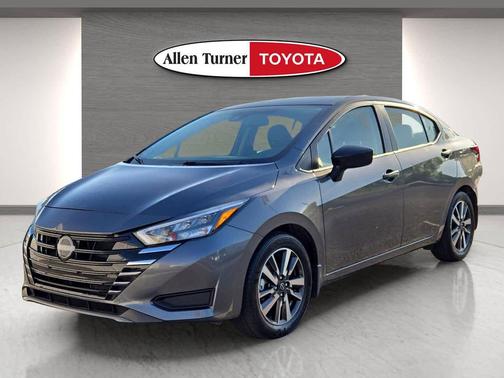 Gun Metallic 2025 Nissan Versa 1.6 S