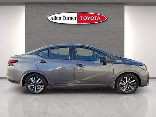 Gun Metallic 2025 Nissan Versa 1.6 S