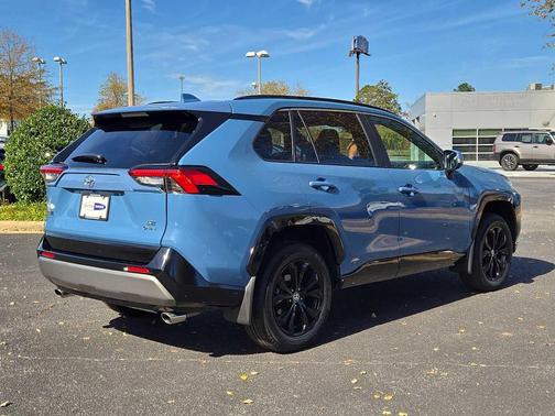 2025 Toyota RAV4 Hybrid SE