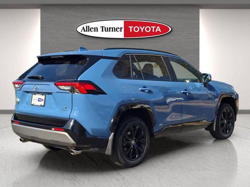 2025 Toyota RAV4 Hybrid SE