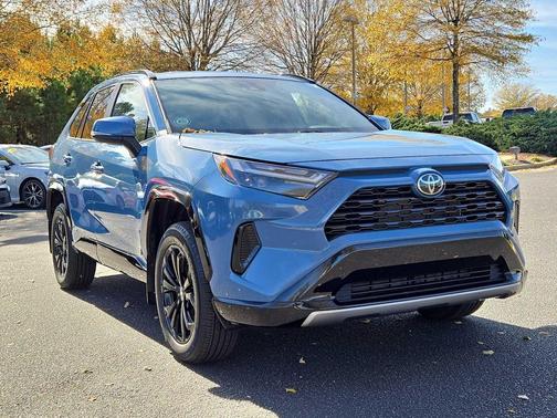 2025 Toyota RAV4 Hybrid SE