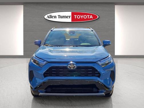 2025 Toyota RAV4 Hybrid SE