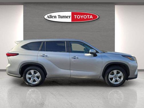 Celestial Silver Metallic 2023 Toyota Highlander L