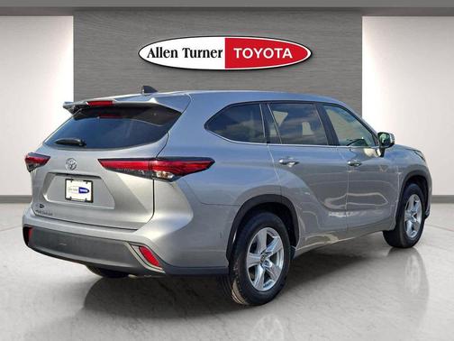 Celestial Silver Metallic 2023 Toyota Highlander L
