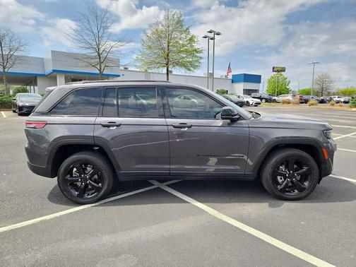 2024 Jeep Grand Cherokee Altitude