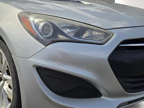 Platinum Metallic 2013 Hyundai Genesis Coupe 2.0T
