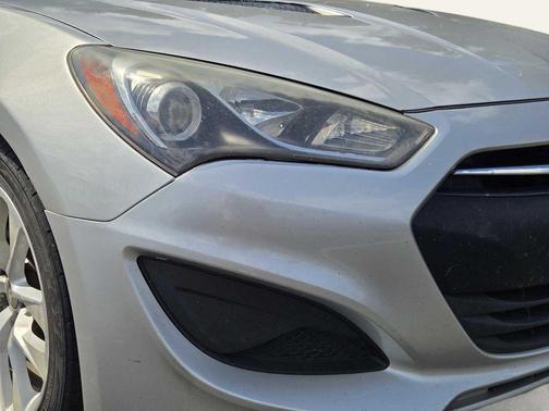 Platinum Metallic 2013 Hyundai Genesis Coupe 2.0T