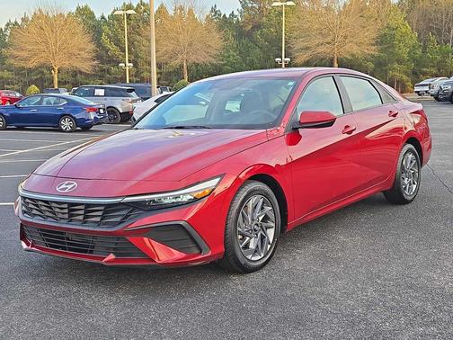 2024 Hyundai ELANTRA SEL