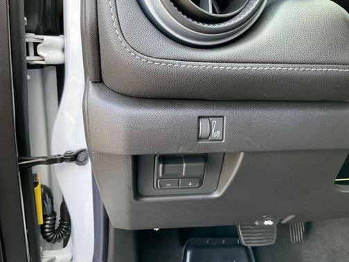 Summit White 2026 Chevrolet Colorado LT