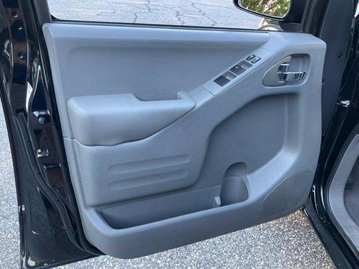 Magnetic Black Pearl 2019 Nissan Frontier SV