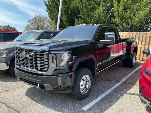 Onyx Black 2024 GMC Sierra 3500 Denali