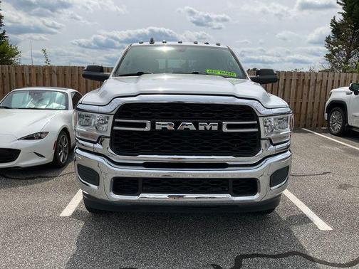 Bright White Clearcoat 2020 RAM 2500 Tradesman Crew Cab 4x4 8' Box