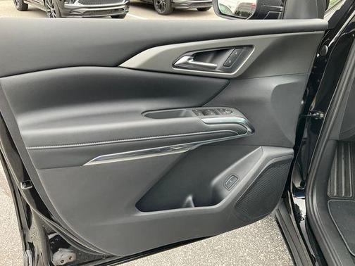 Mosaic Black Metallic 2026 Chevrolet Traverse LT