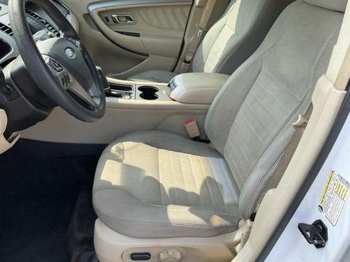 2015 Ford Taurus SE