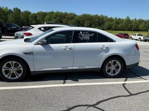 2015 Ford Taurus SE