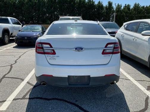 2015 Ford Taurus SE
