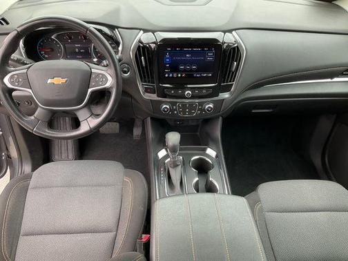 Satin Steel Metallic 2021 Chevrolet Traverse LT Cloth