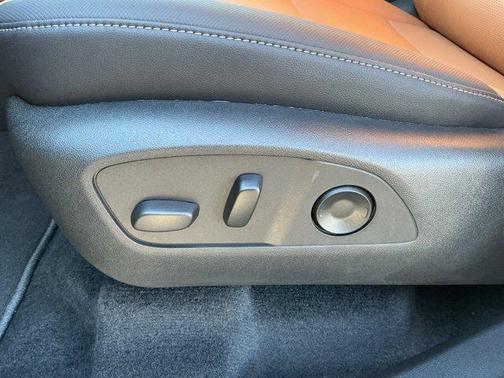 Mosaic Black Metallic 2027 Chevrolet Traverse AWD Z71