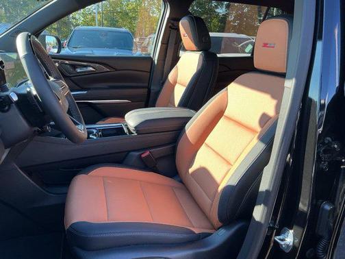 Mosaic Black Metallic 2027 Chevrolet Traverse AWD Z71