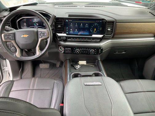 Summit White 2024 Chevrolet Silverado 2500 High Country