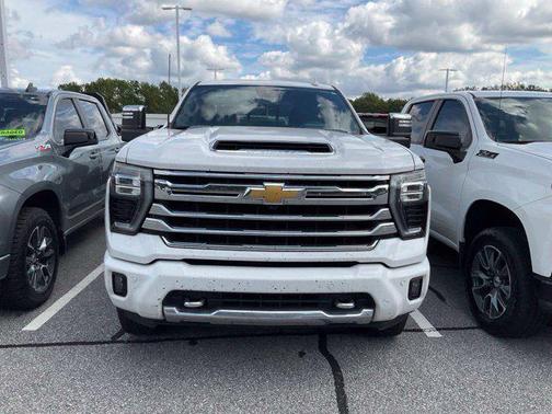 Summit White 2024 Chevrolet Silverado 2500 High Country