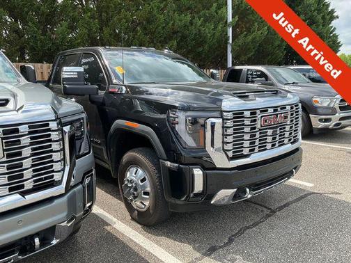 Onyx Black 2024 GMC Sierra 3500 Denali