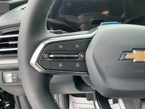 Mosaic Black Metallic 2026 Chevrolet Traverse LT