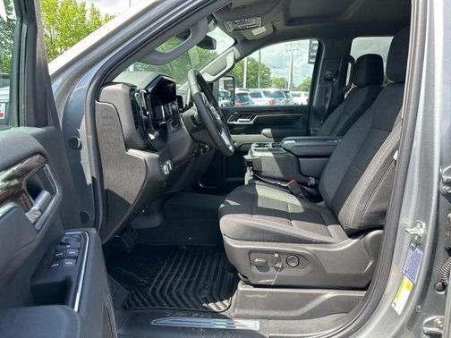 2025 GMC Sierra 2500 SLE