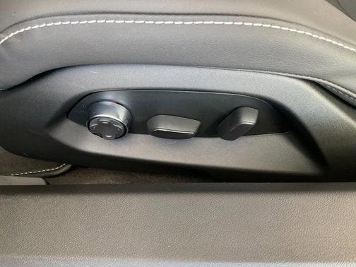 2026 Chevrolet Corvette Stingray w/2LT