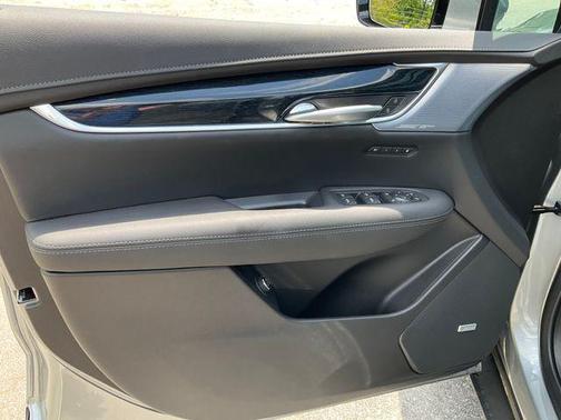 Argent Silver Metallic 2026 Cadillac XT5 Premium Luxury